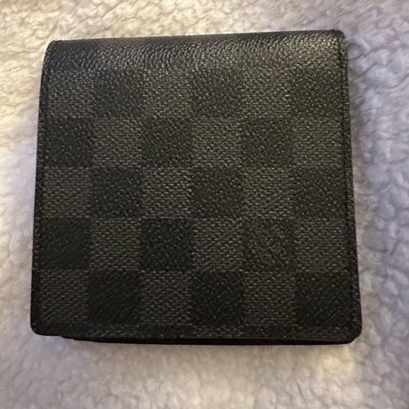 Authentic Louis Vuitton Damier Graphite Men’s Wallet - Picture 3 of 12